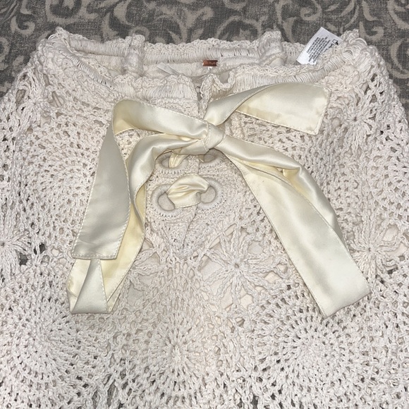 Free People Crochet Bellbottom Pants, size XS - Picture 5 of 9